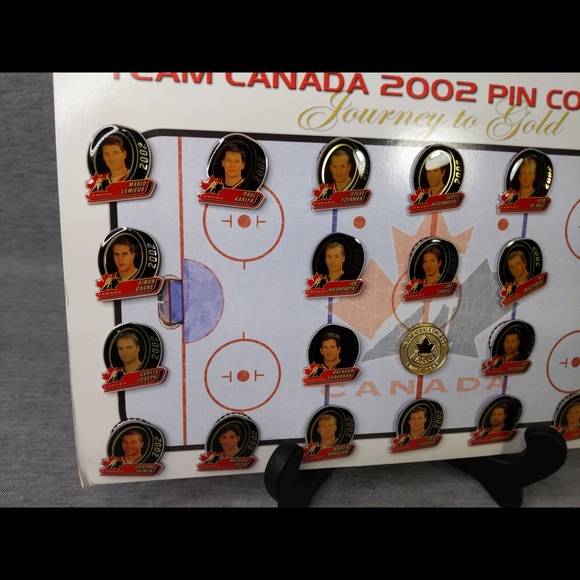 Team Canada 2002 Official Pin Collection - Picture 3 of 11